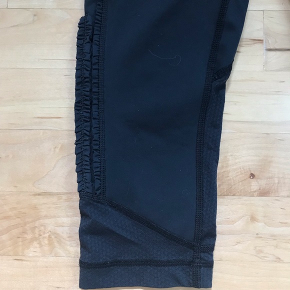 Lululemon Athletica | Workout Capri-leggings - Picture 3 of 6